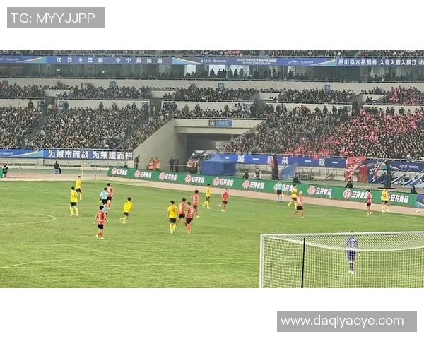 足球明星热血呐喊为梦想加油 为荣耀拼搏的激情与坚持